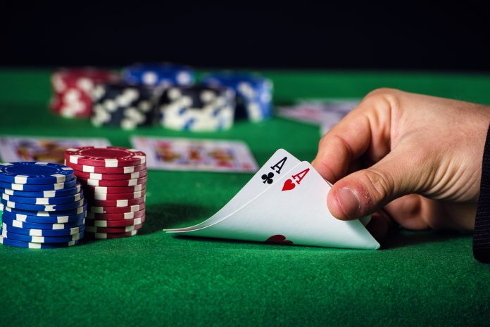 Poker Tips to Consider Before Squeeze Play