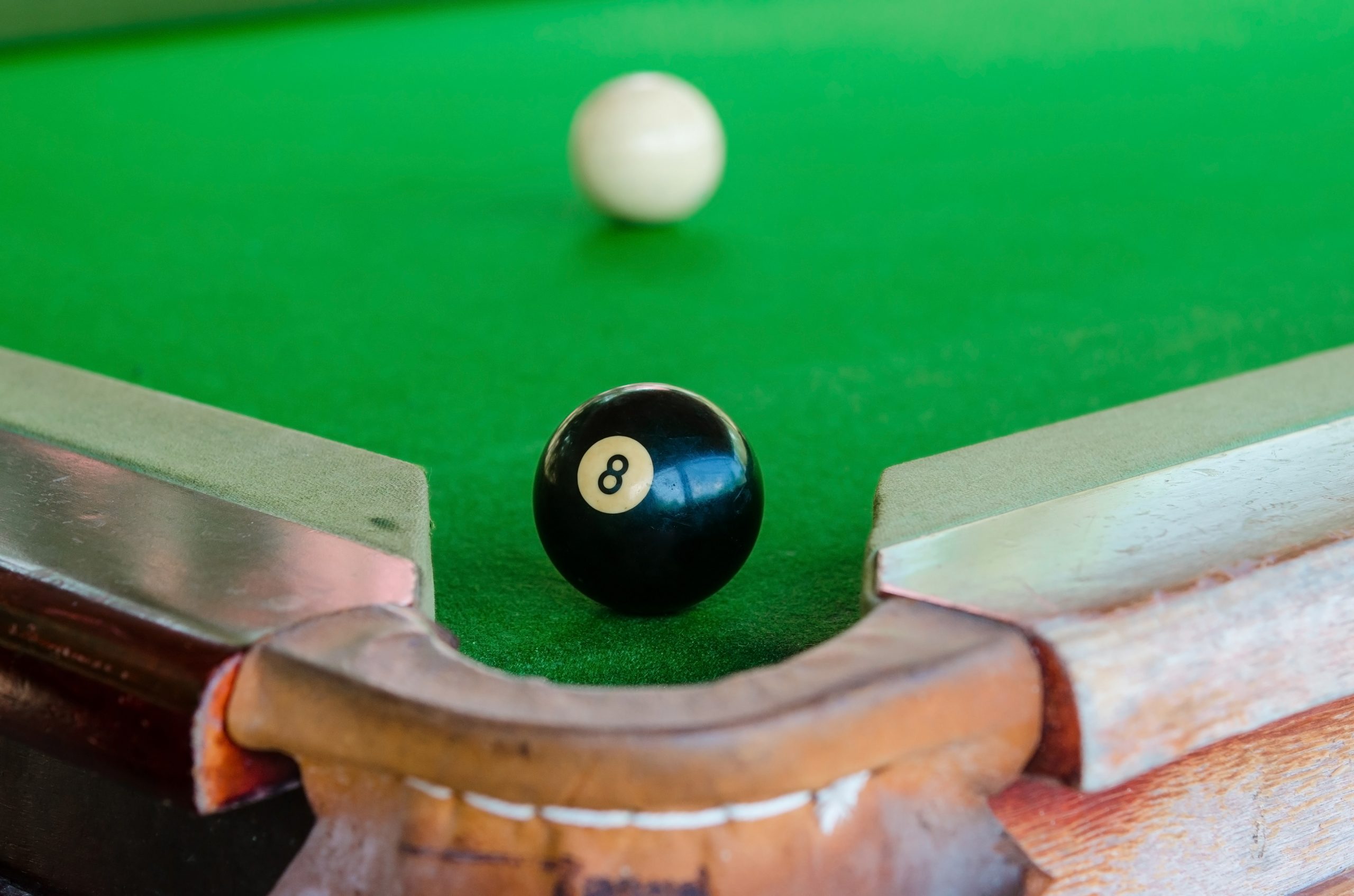 Download Black 8 Ball - Solids & Stripes Billiards Pool Game app