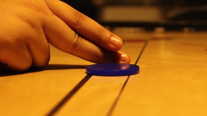 Different Striking Styles In Carrom Board Game That Novice Player Should Know
