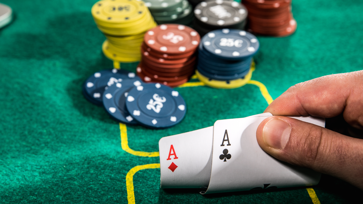 Look out for These Common Online Poker Tells to Win The Next Game