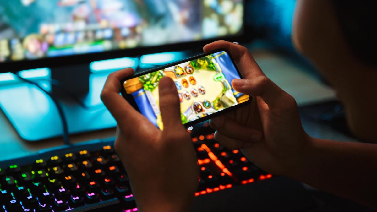Why Online Games Are More Popular Than Offline Games?
