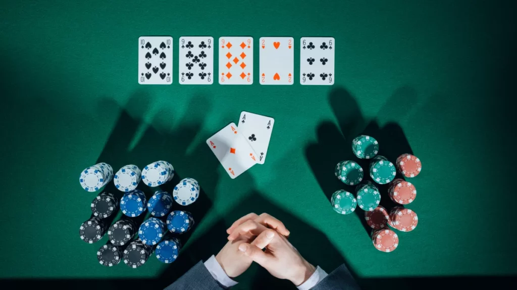 Aggressive vs Passive Poker Strategy – What is the Best Strategy